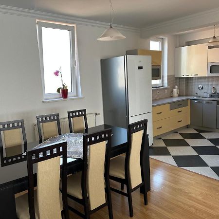 Spacious 3-Bedroom Condo Next To City Center Приштина Экстерьер фото