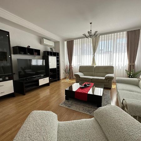 Spacious 3-Bedroom Condo Next To City Center Приштина Экстерьер фото