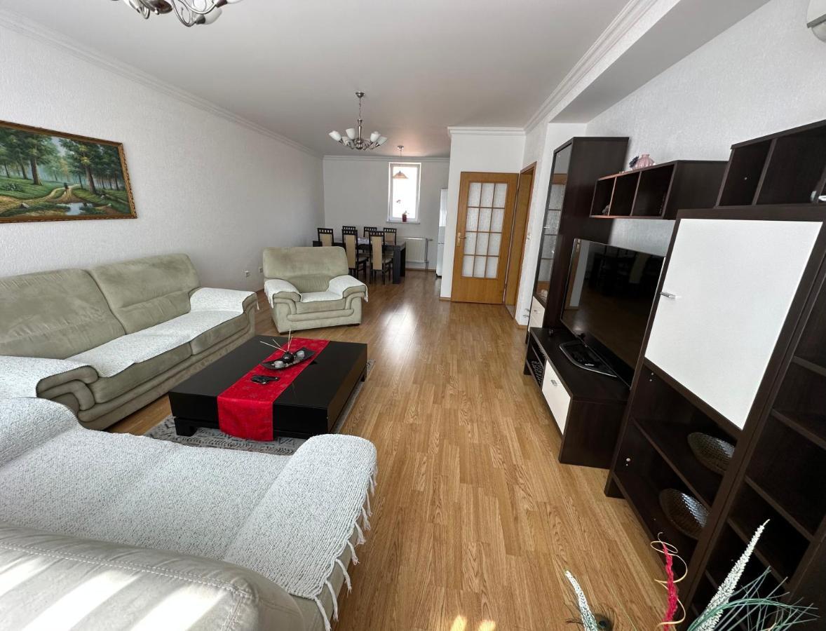 Spacious 3-Bedroom Condo Next To City Center Приштина Экстерьер фото