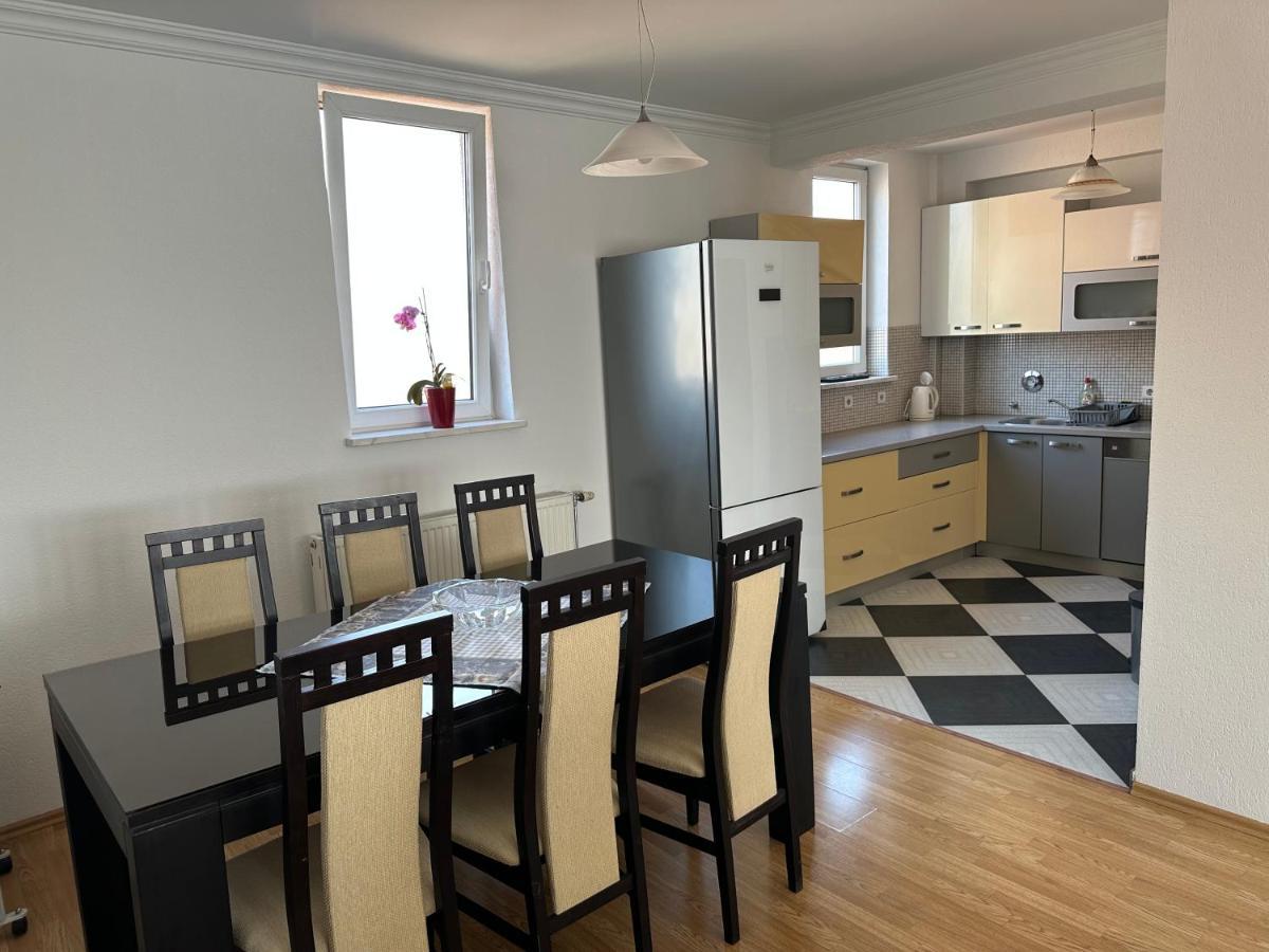 Spacious 3-Bedroom Condo Next To City Center Приштина Экстерьер фото