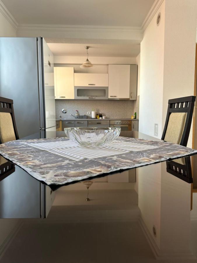 Spacious 3-Bedroom Condo Next To City Center Приштина Экстерьер фото