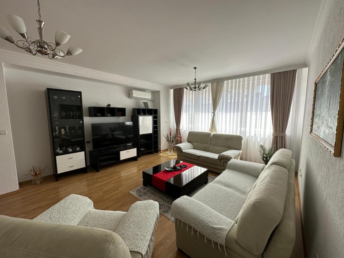 Spacious 3-Bedroom Condo Next To City Center Приштина Экстерьер фото