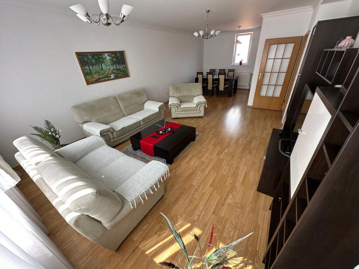 Spacious 3-Bedroom Condo Next To City Center Приштина Экстерьер фото
