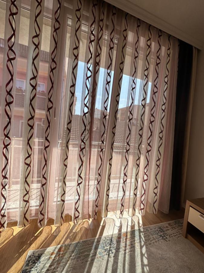 Spacious 3-Bedroom Condo Next To City Center Приштина Экстерьер фото