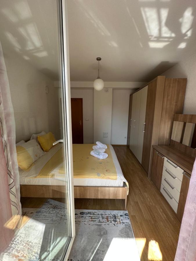 Spacious 3-Bedroom Condo Next To City Center Приштина Экстерьер фото