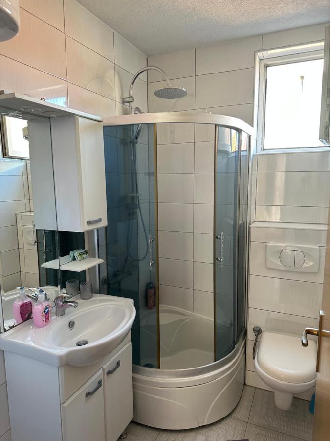 Spacious 3-Bedroom Condo Next To City Center Приштина Экстерьер фото